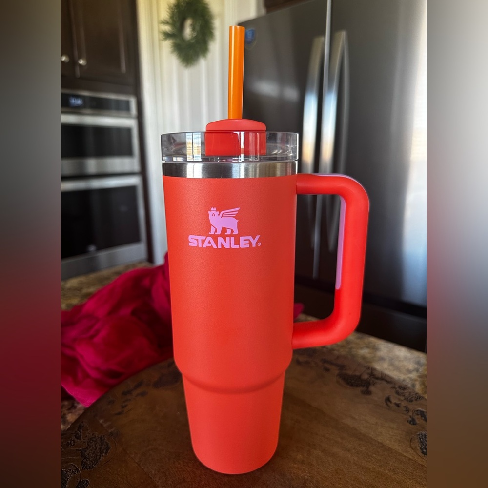 Stanley Vibrant Orange/Coral Travel Tumbler Mug with Straw and straw topper 30oz